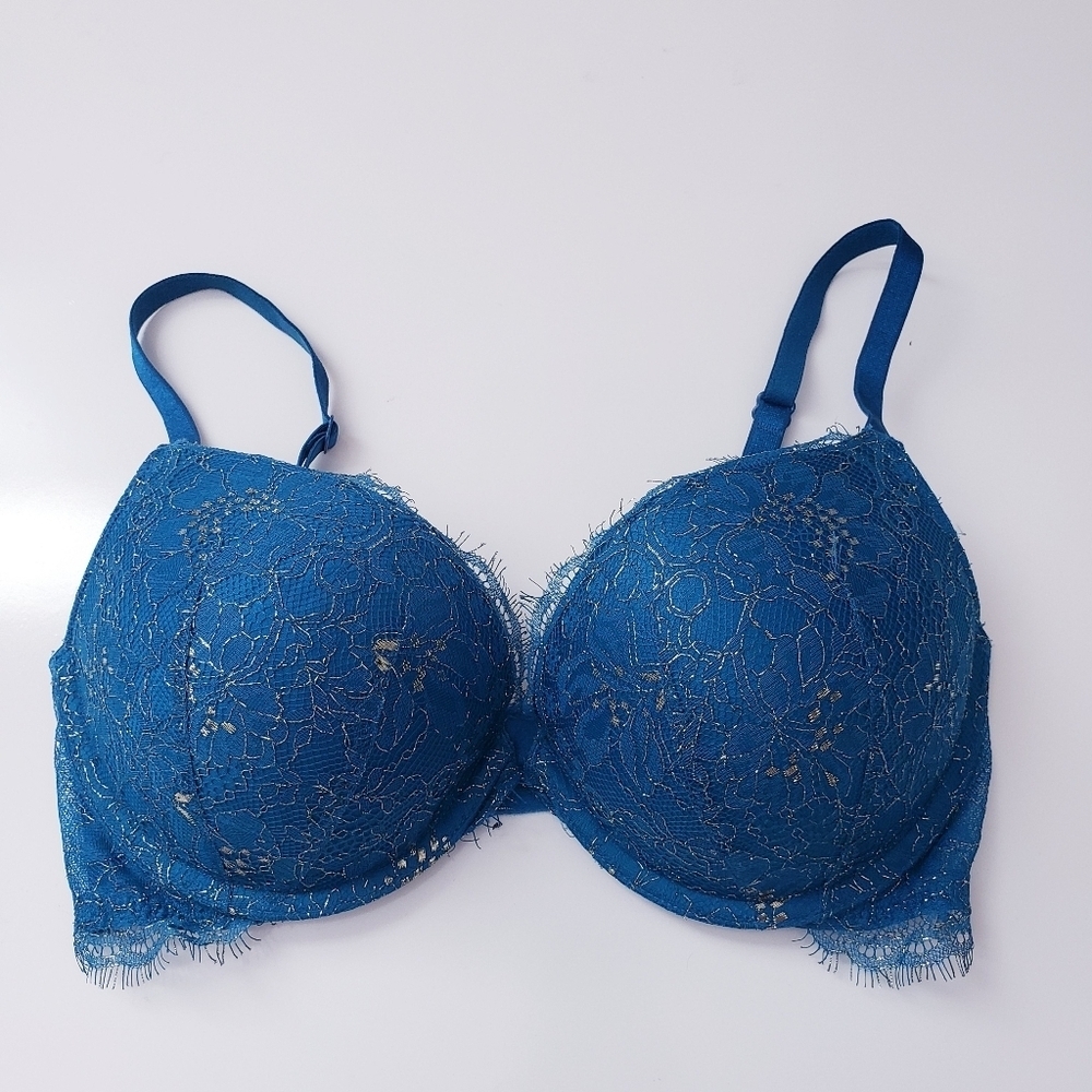 Victoria's Secret Very Sexy Laxe Pushup Bra Lined